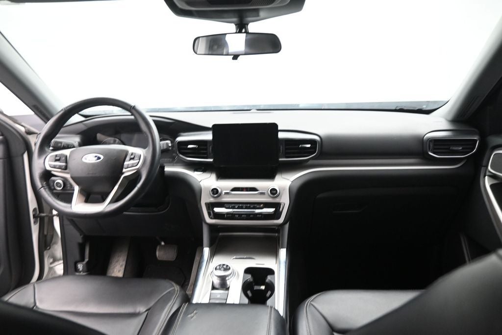 2023 Ford Explorer XLT 302A