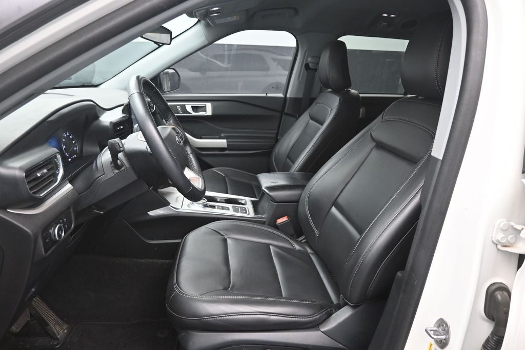2023 Ford Explorer XLT 302A