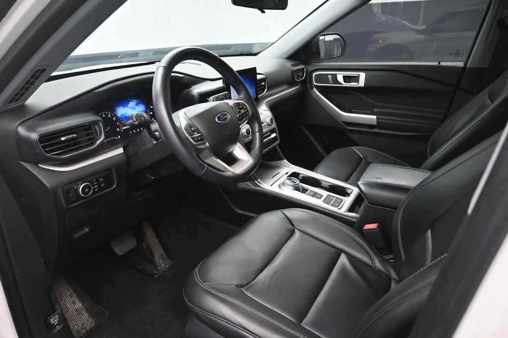 2023 Ford Explorer XLT 302A