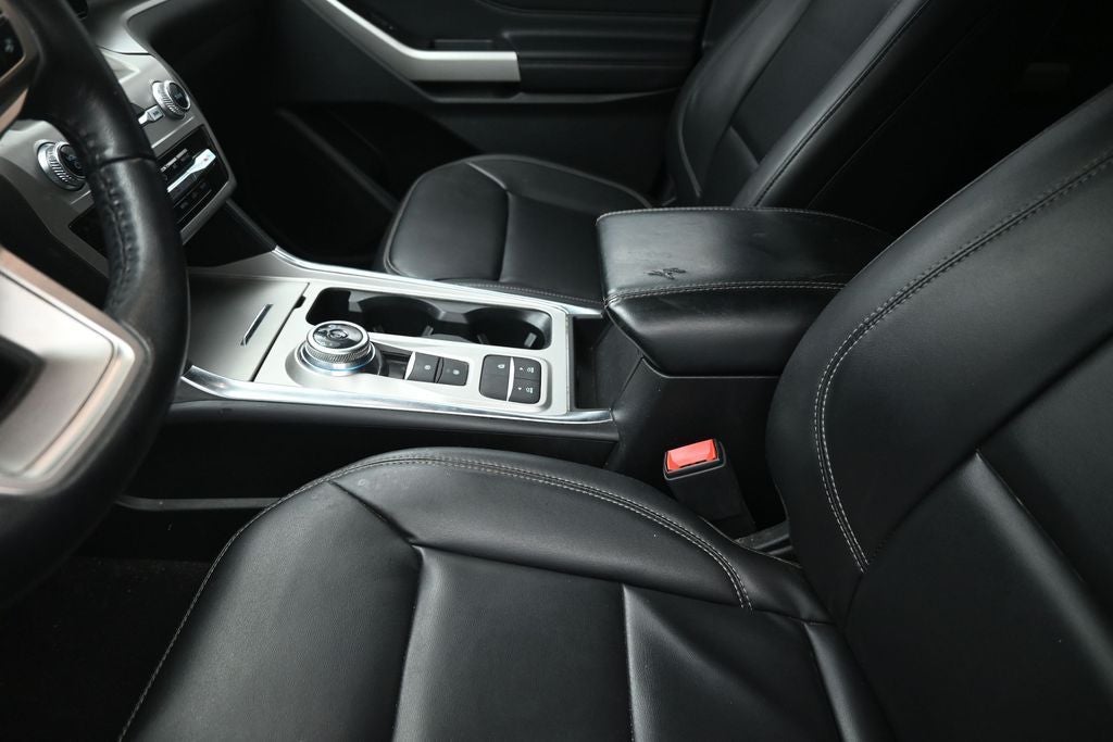 2023 Ford Explorer XLT 302A