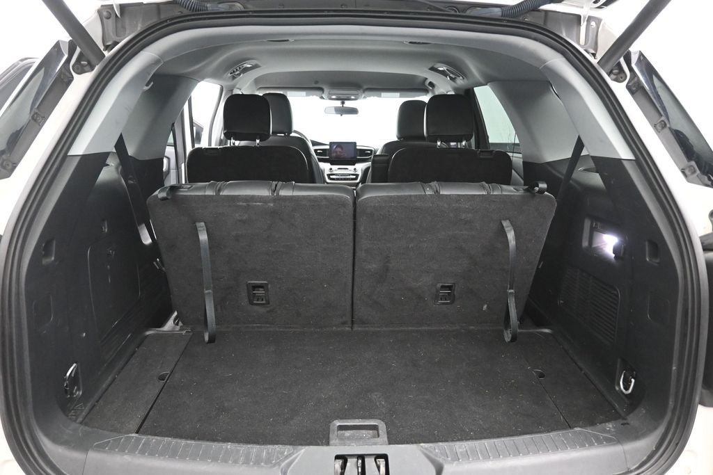 2023 Ford Explorer XLT 302A