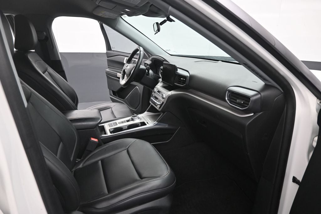 2023 Ford Explorer XLT 302A