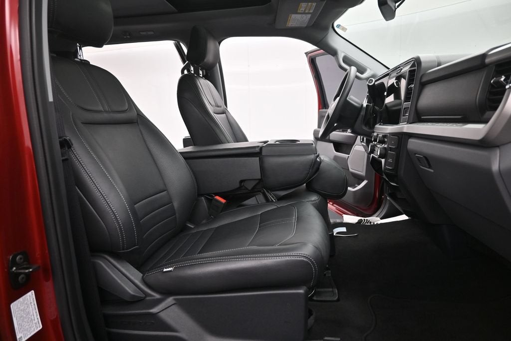 2025 Ford F-250SD XLT LIFTED LEATHER