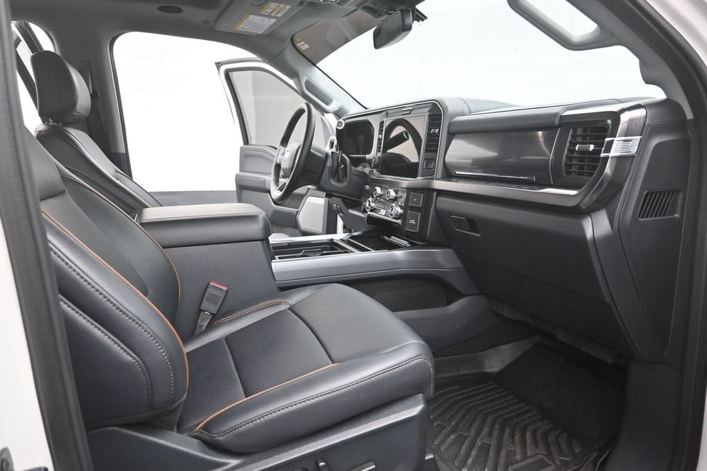2025 Ford F-350SD Lariat Lariat Ultimate Package
