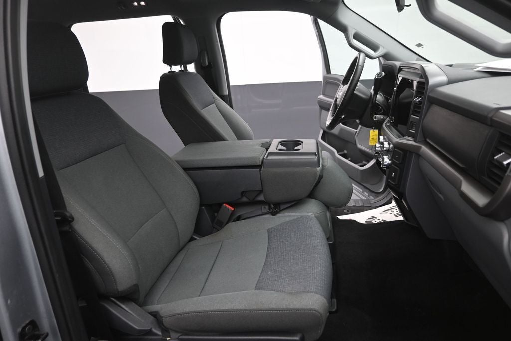 2025 Ford F-150 XLT V8
