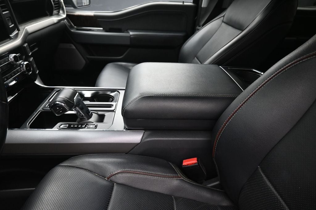 2023 Ford F-150 Lariat V8