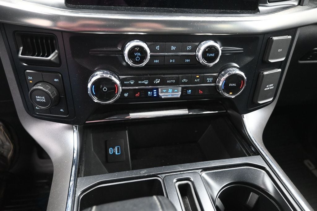 2023 Ford F-150 Lariat V8