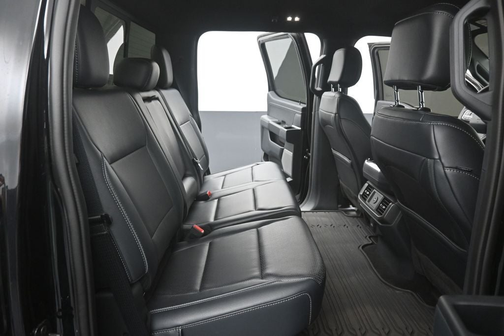 2025 Ford F-150 Lariat BLACK APPEARANCE PKG