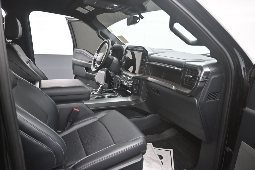 2025 Ford F-150 Lariat BLACK APPEARANCE PKG