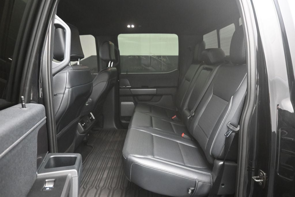 2025 Ford F-150 Lariat BLACK APPEARANCE PKG