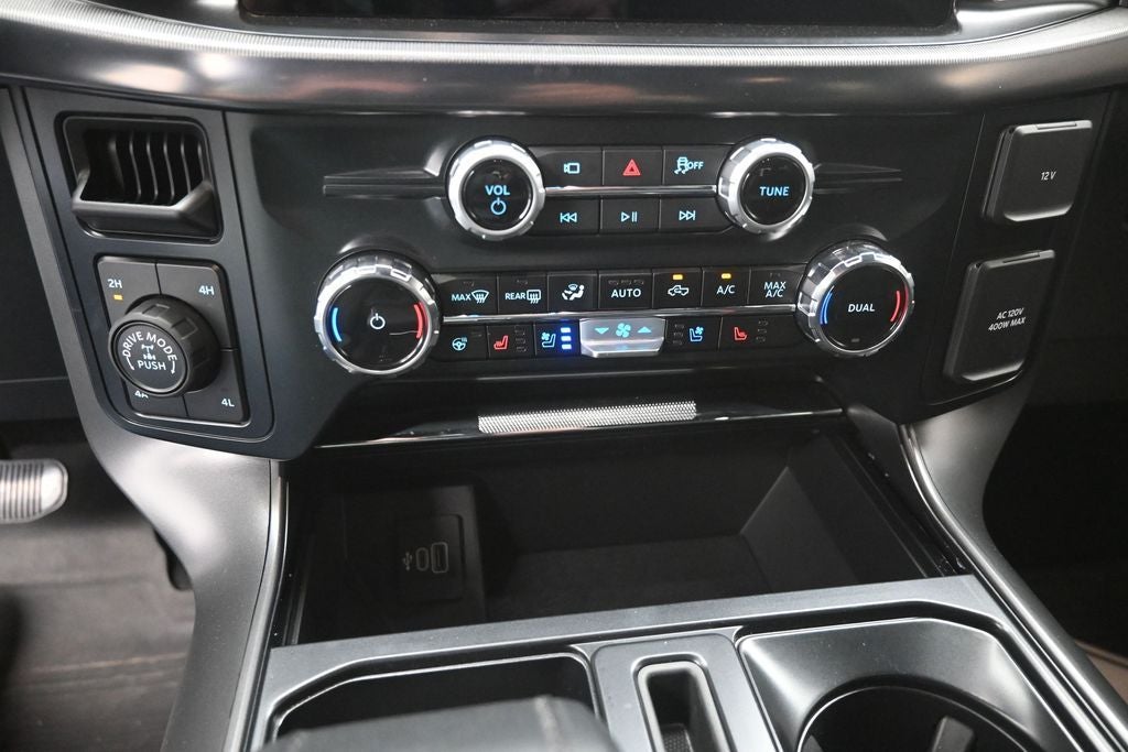 2025 Ford F-150 Lariat BLACK APPEARANCE PKG