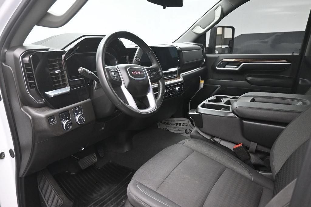 2025 GMC Sierra 3500HD SLE DRW