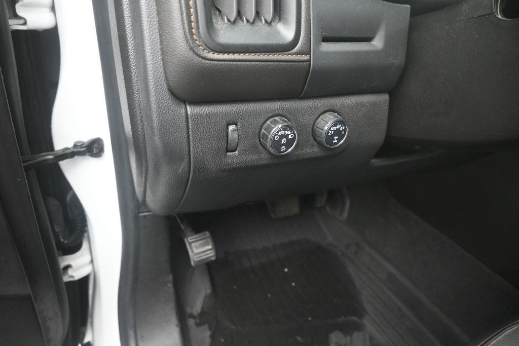 2022 GMC Canyon AT4 w/Leather