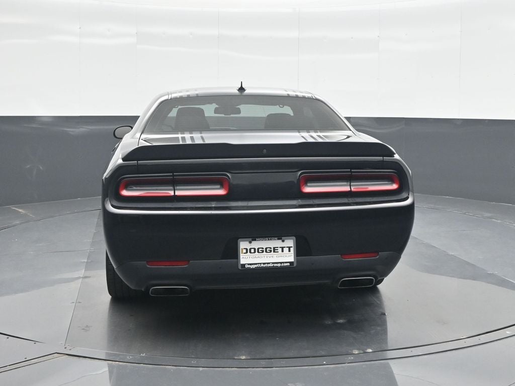 2015 Dodge Challenger R/T Shaker