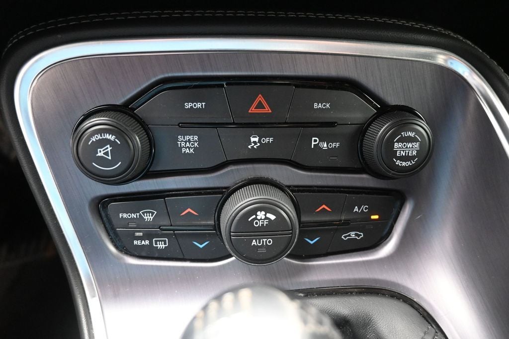 2015 Dodge Challenger R/T Shaker