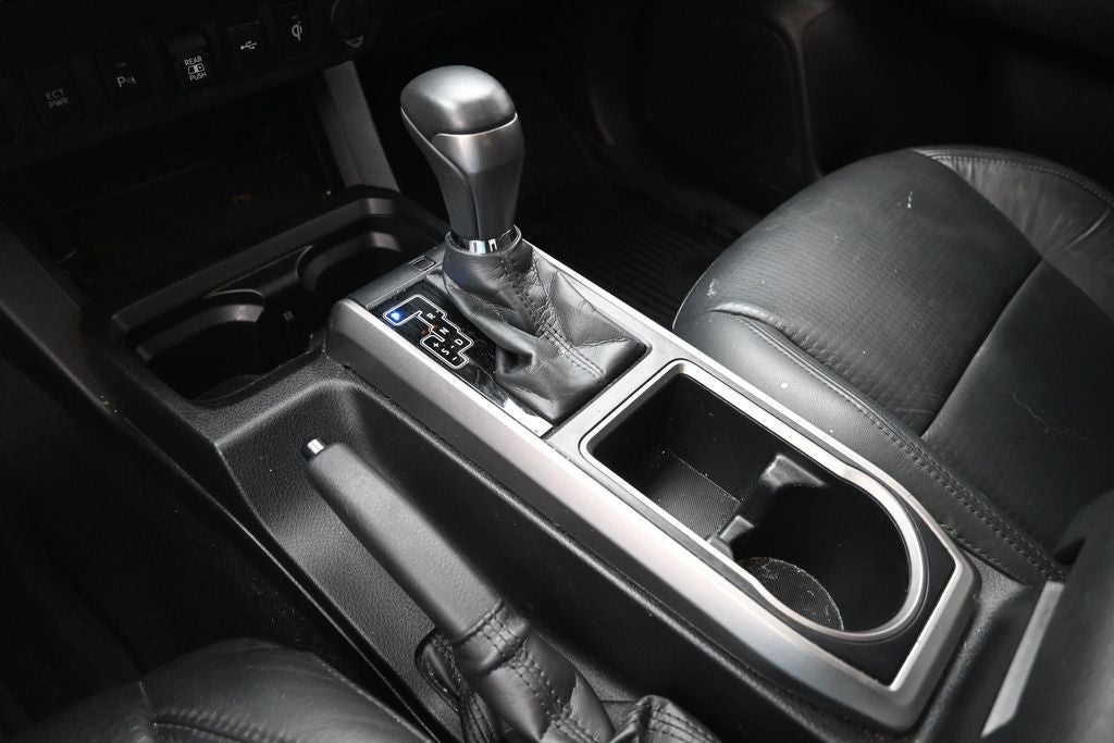 2021 Toyota Tacoma Limited LIFTED V6