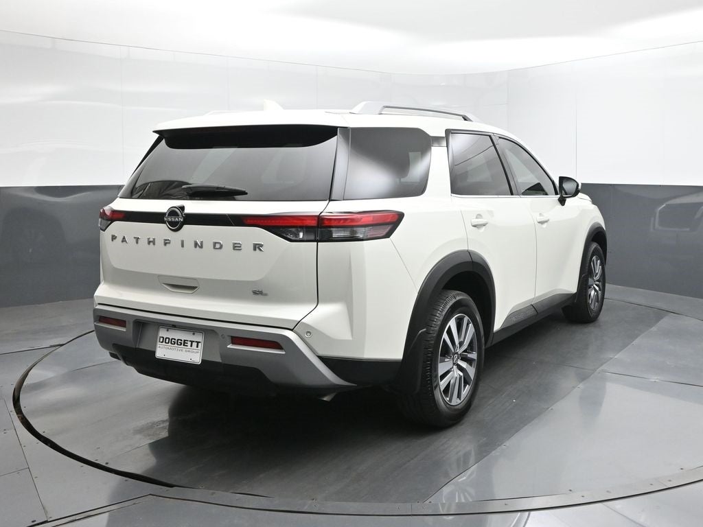 2022 Nissan Pathfinder SL
