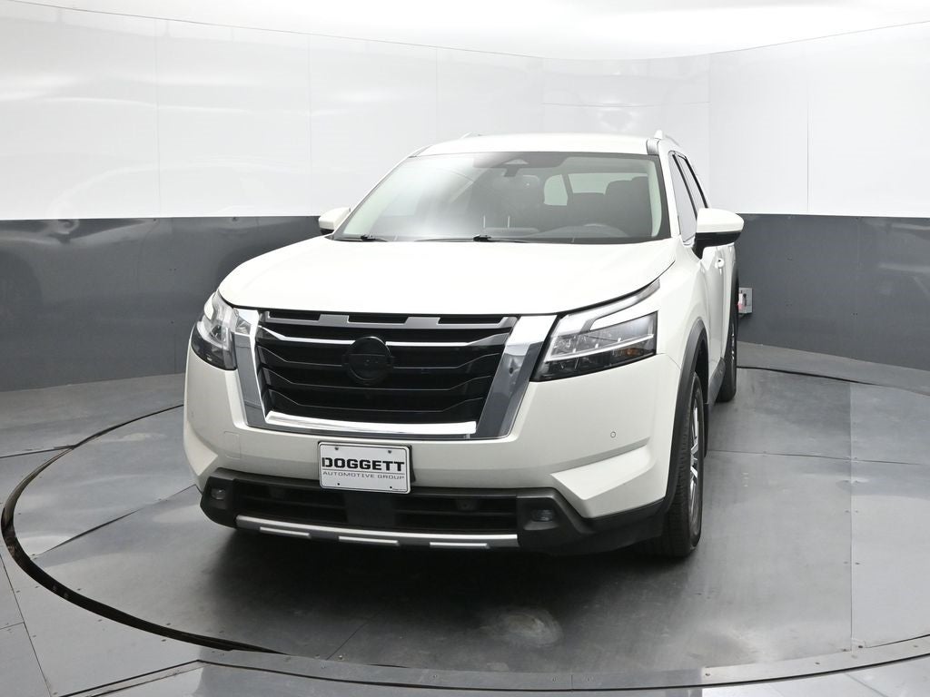 2022 Nissan Pathfinder SL