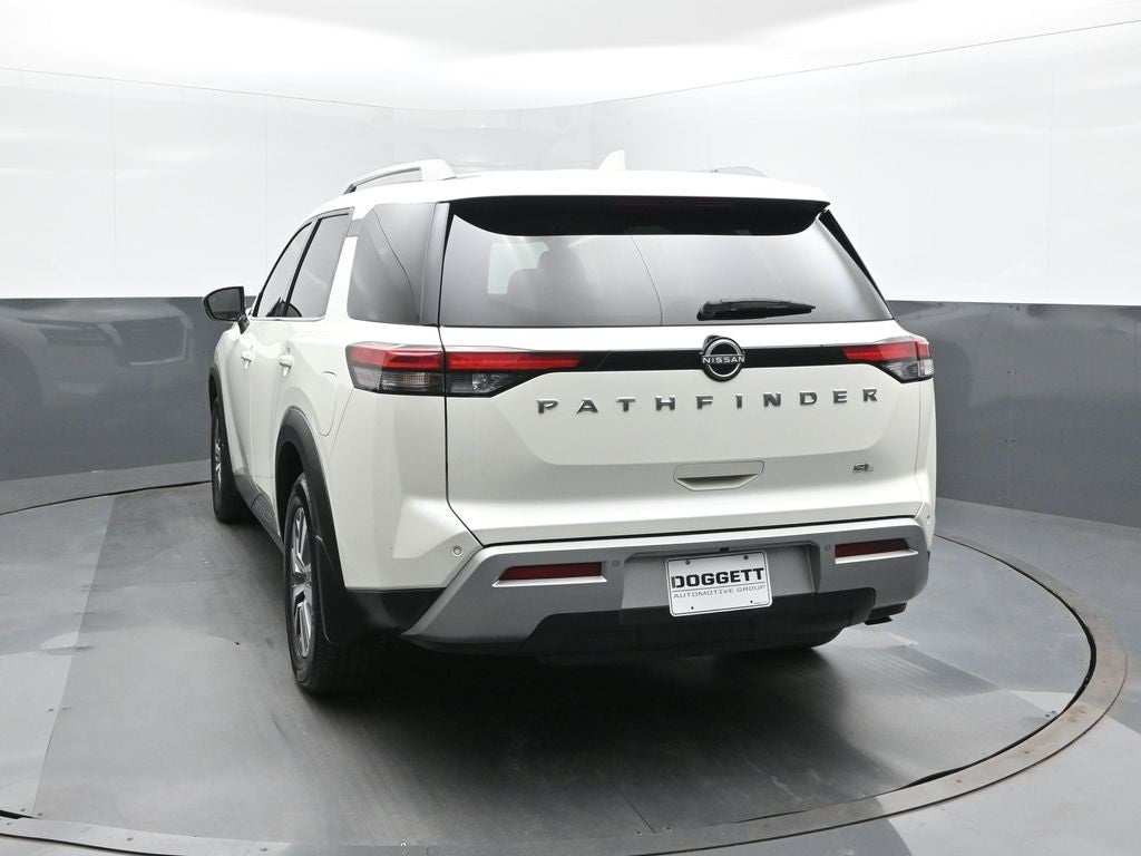2022 Nissan Pathfinder SL
