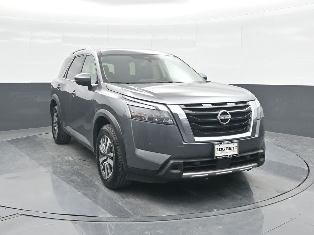 2025 Nissan Pathfinder SL