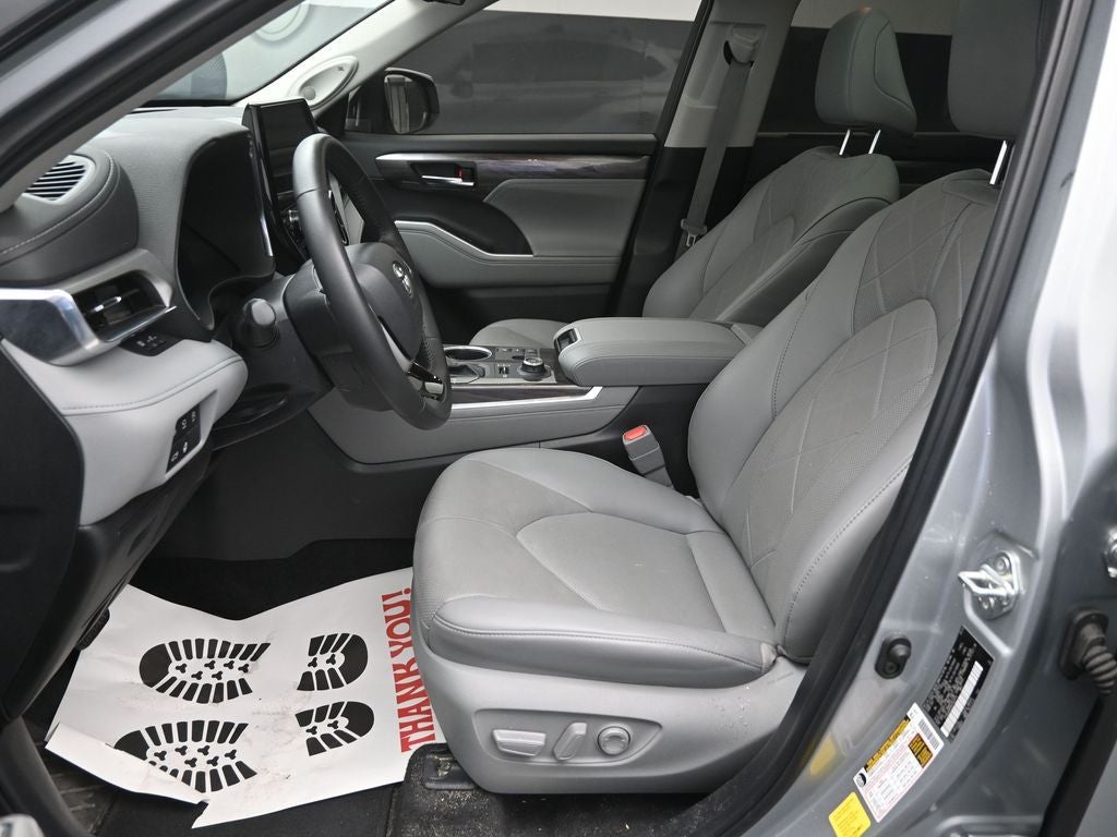 2024 Toyota Highlander Platinum