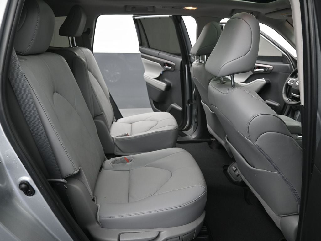2024 Toyota Highlander Platinum