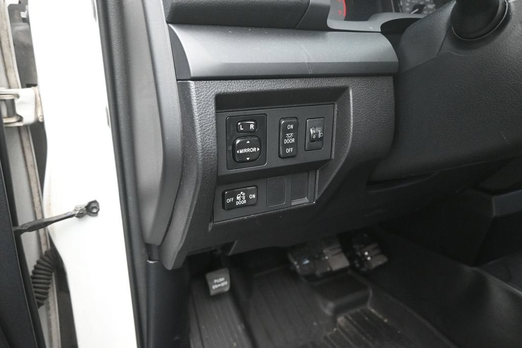2014 Toyota Tundra SR