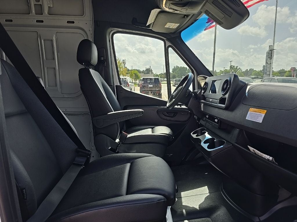 2024 Mercedes-Benz Sprinter 2500 Crew 144 WB