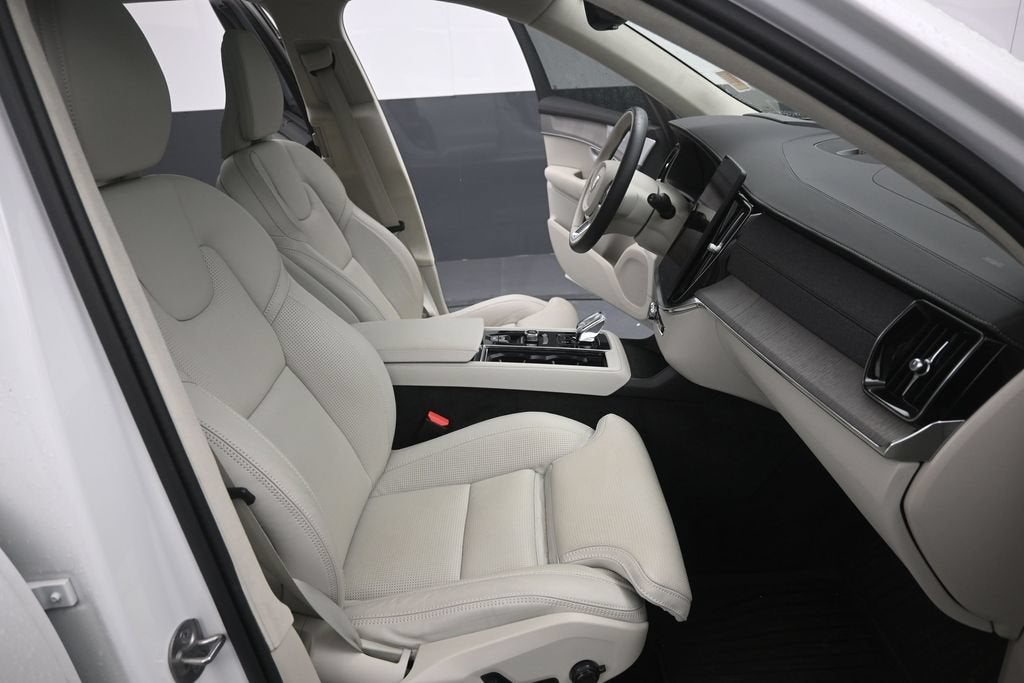 2026 Volvo XC90 B6 Ultra