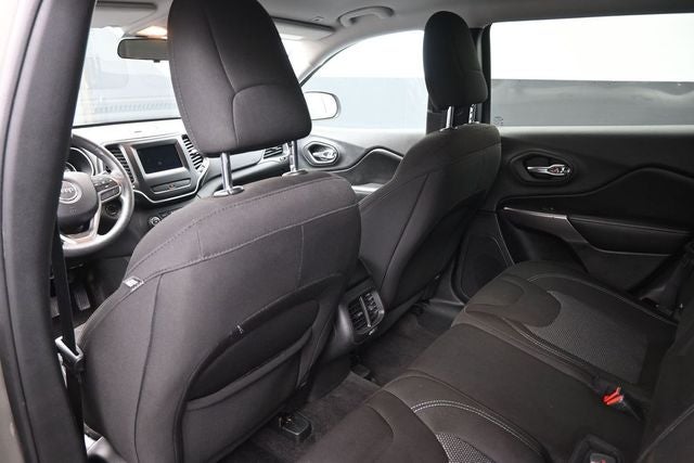 Used 2019 Jeep Cherokee Latitude with VIN 1C4PJLCB9KD204978 for sale in Beaumont, TX
