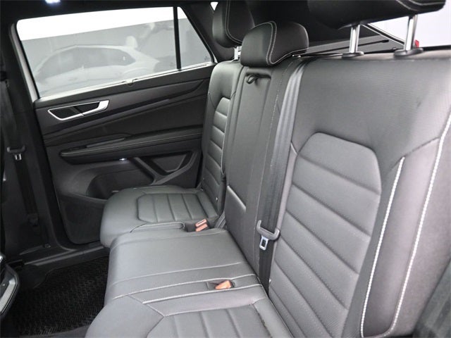 2025 Volkswagen Atlas Cross Sport 2.0T SEL R-Line Black