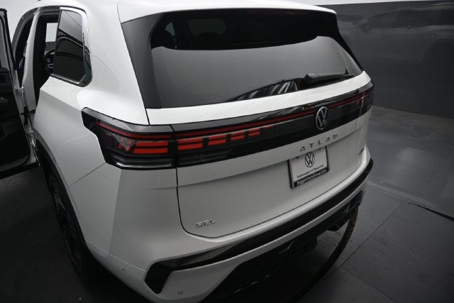 2027 Volkswagen Atlas SEL Premium R-Line