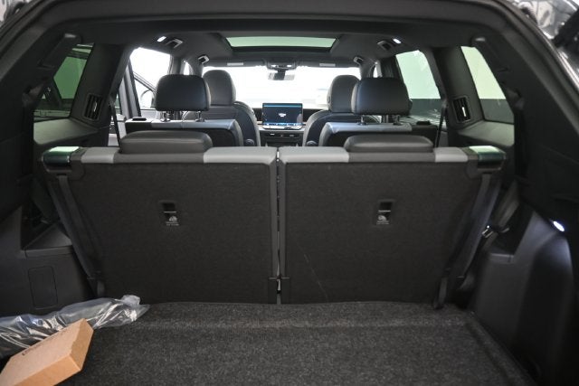 2027 Volkswagen Atlas SEL Premium R-Line