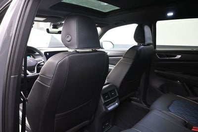 2026 Volkswagen Atlas Cross Sport SEL Premium R-Line