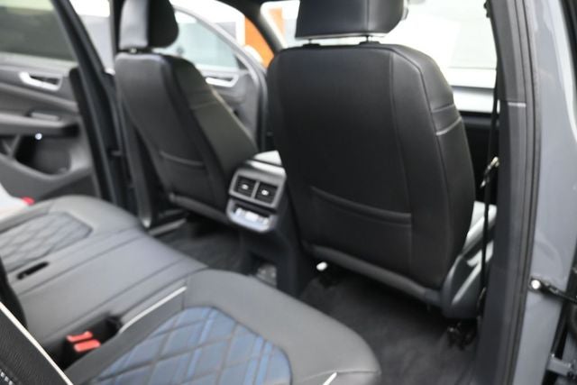 2026 Volkswagen Atlas Cross Sport SEL Premium R-Line