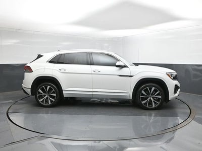 2025 Volkswagen Atlas Cross Sport 2.0T SEL Premium R-Line