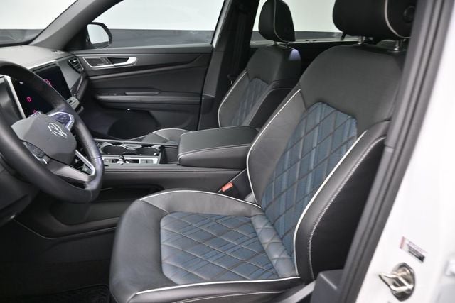 2025 Volkswagen Atlas Cross Sport 2.0T SEL Premium R-Line