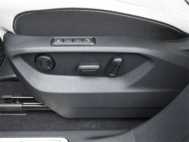 2025 Volkswagen Atlas Cross Sport 2.0T SEL Premium R-Line