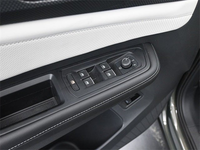 2025 Volkswagen Atlas Cross Sport 2.0T SEL Premium R-Line