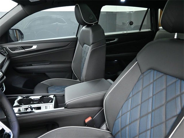 2025 Volkswagen Atlas Cross Sport 2.0T SEL Premium R-Line