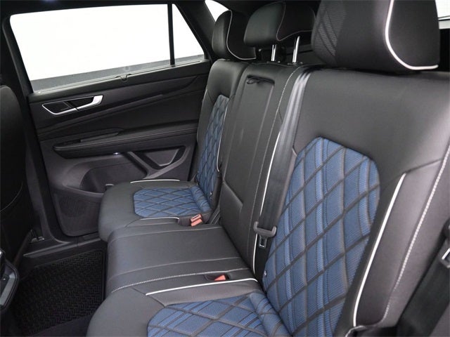 2025 Volkswagen Atlas Cross Sport 2.0T SEL Premium R-Line