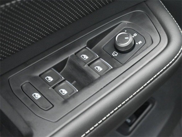 2025 Volkswagen Atlas Cross Sport 2.0T SEL Premium R-Line