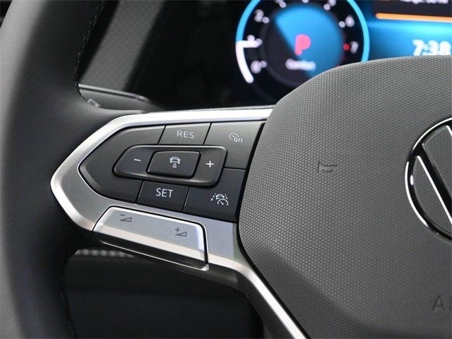 2025 Volkswagen Atlas Cross Sport 2.0T SEL Premium R-Line