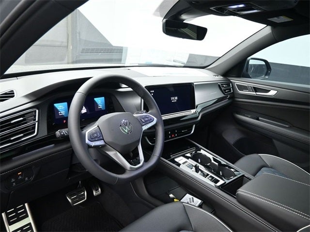 2025 Volkswagen Atlas Cross Sport 2.0T SEL Premium R-Line