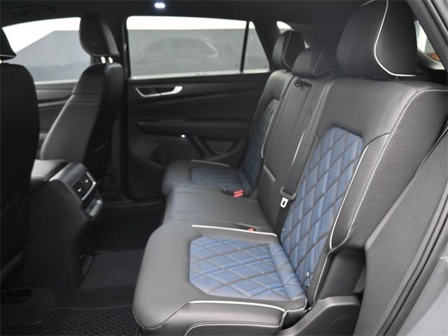 2025 Volkswagen Atlas Cross Sport 2.0T SEL Premium R-Line