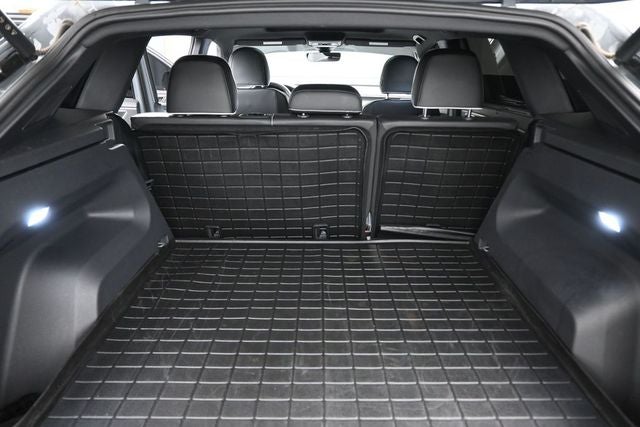 2025 Volkswagen Atlas Cross Sport 2.0T SEL Premium R-Line