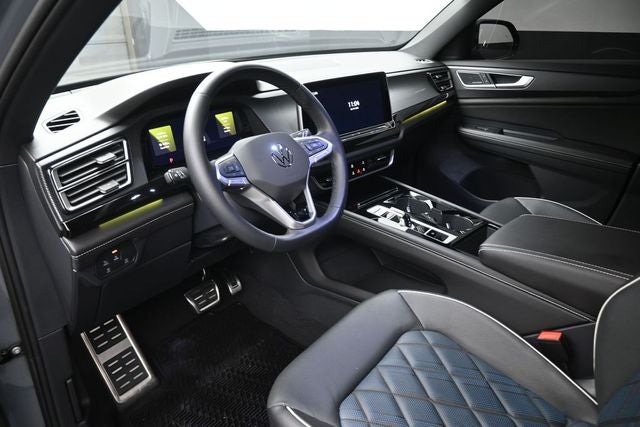 2025 Volkswagen Atlas Cross Sport 2.0T SEL Premium R-Line