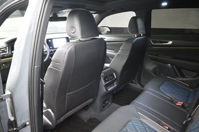 2025 Volkswagen Atlas Cross Sport 2.0T SEL Premium R-Line