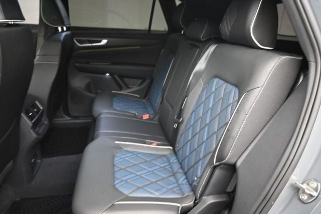 2025 Volkswagen Atlas Cross Sport 2.0T SEL Premium R-Line