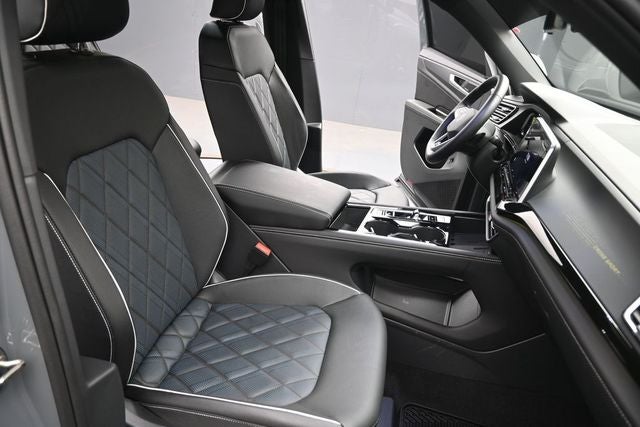 2025 Volkswagen Atlas Cross Sport 2.0T SEL Premium R-Line
